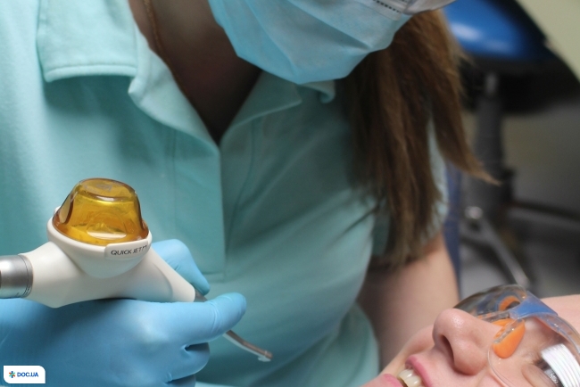 Акварель, студия стоматологии и ортодонтии