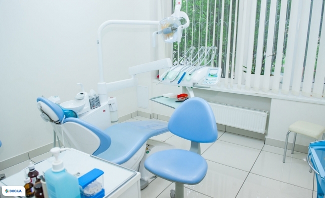 Стоматологічна клініка «КІСС»