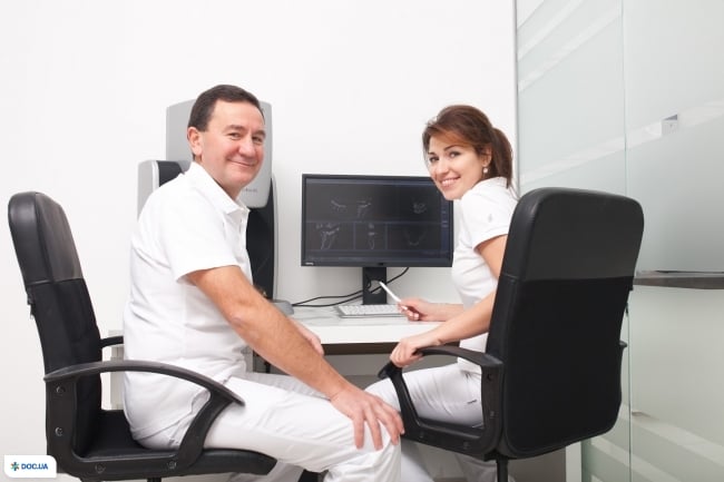 INNOVO Dental Clinic на Десятинній