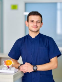 Лікар Офтальмолог, Хірург-офтальмолог Карімлі  Юніс  Аліпаша огли на Doc.ua