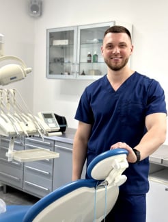 Врач Стоматолог-хирург Новіцький Дмитро Вікторович на Doc.ua