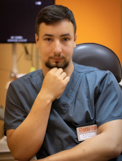 Врач Отоларинголог (ЛОР) Конопельник Дмитрий Петрович на Doc.ua