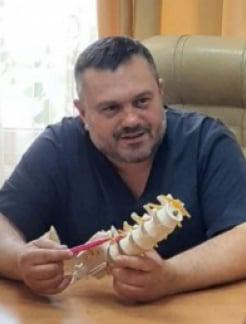 Лікар Ортопед-травматолог Івахнюк  Олег  Павлович на Doc.ua