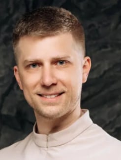 Лікар Стоматолог, Імплантолог, Стоматолог-хірург, Стоматолог-терапевт Павлюченко  Євген Юрійович   на Doc.ua