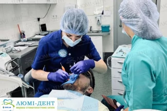 «Люмі-Дент» мережа стоматологічних клінік (Солом'янка)