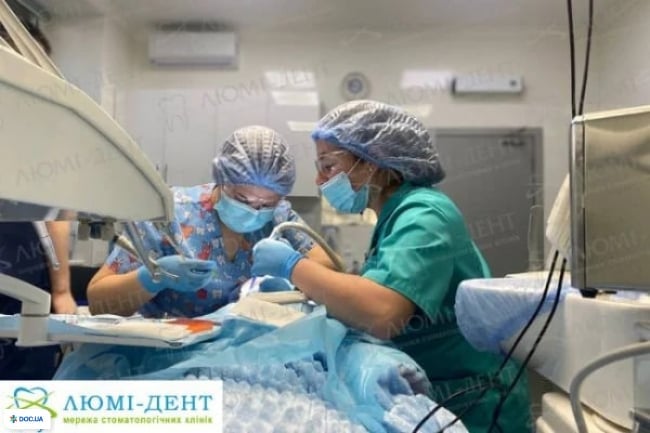 «Люмі-Дент» мережа стоматологічних клінік (Солом'янка)